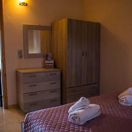 Fanis Seafront Apartments Agios Gordios  Exterior foto
