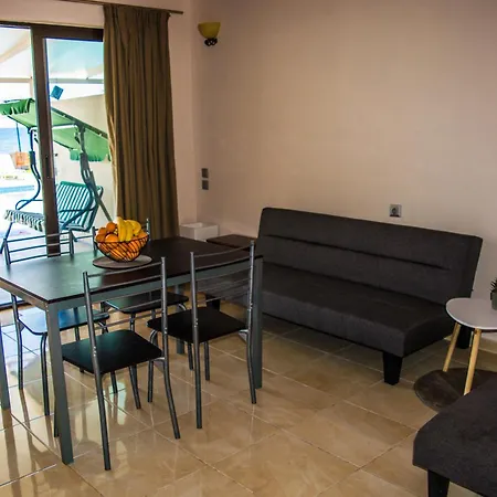 Fanis Seafront Apartments Agios Gordios  Exterior foto