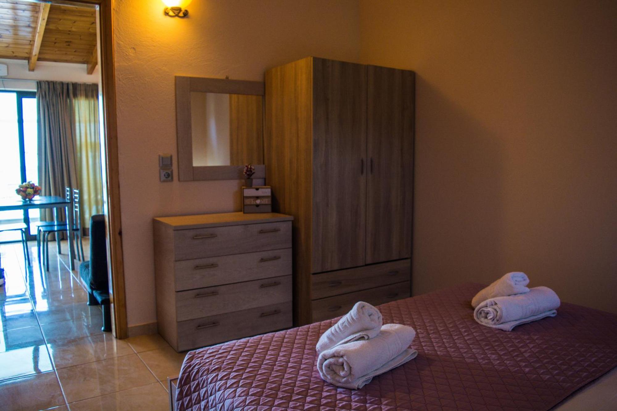 Fanis Seafront Apartment