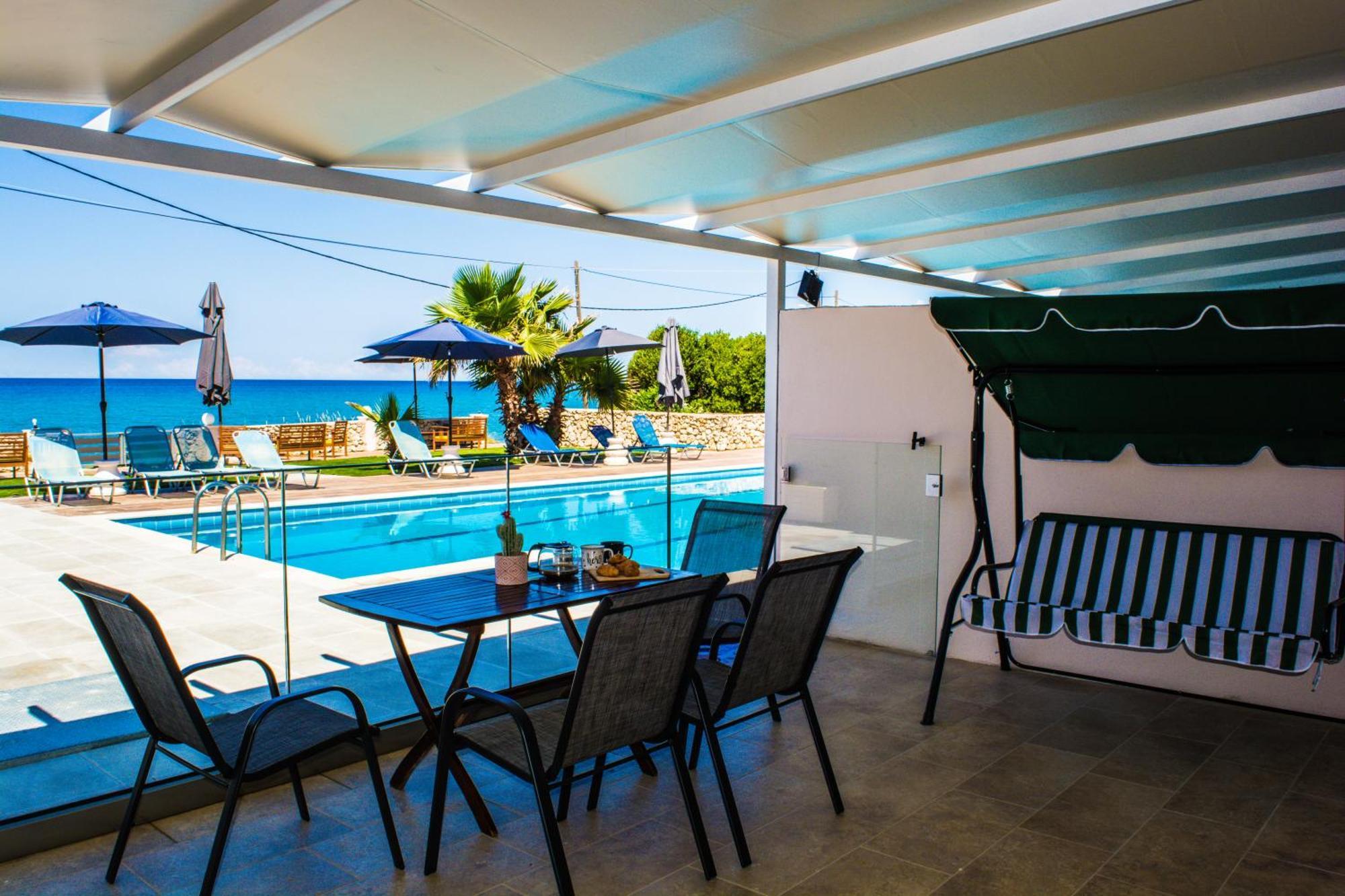 Fanis Seafront Apartment