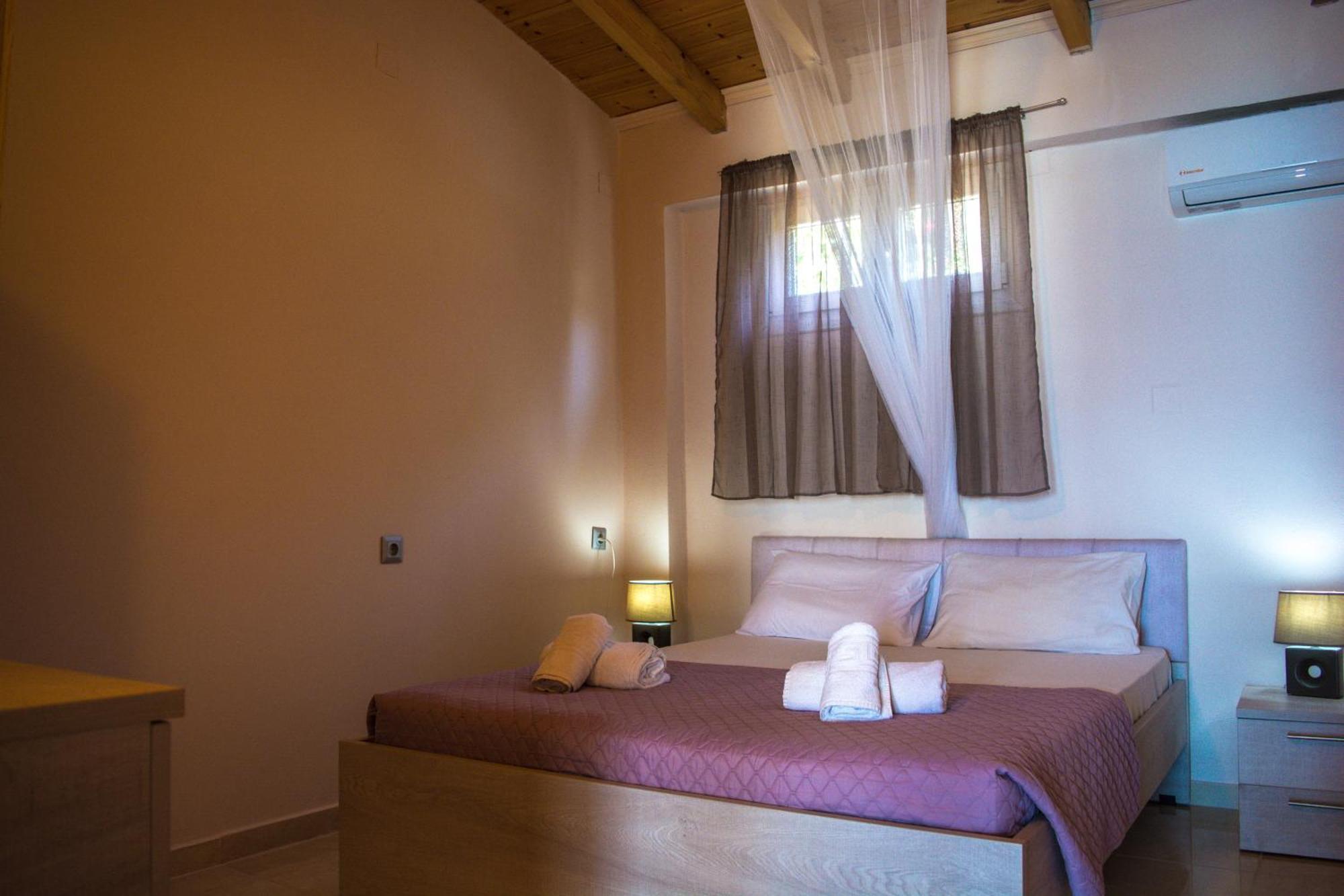 Fanis Seafront Apartment
